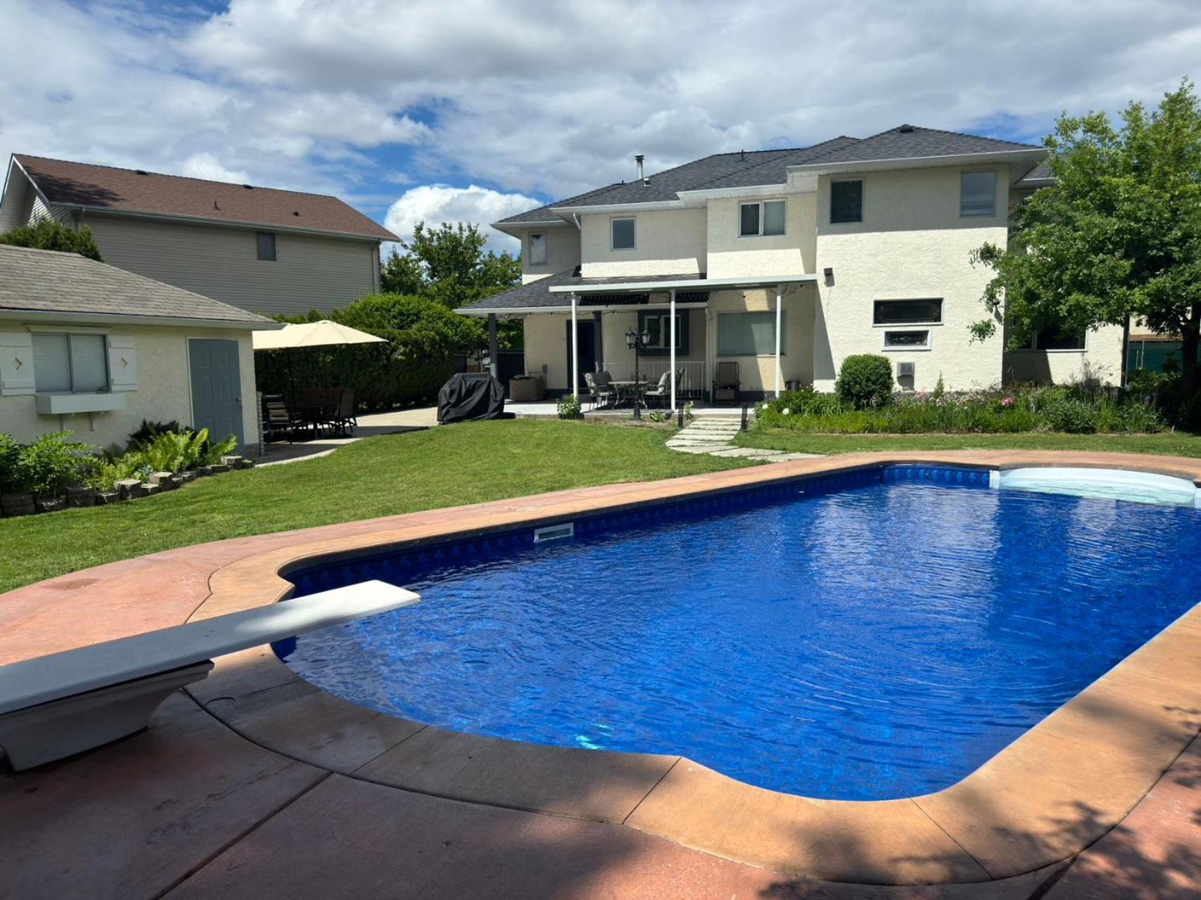 Park Side Basement 2 Bedroom Villa