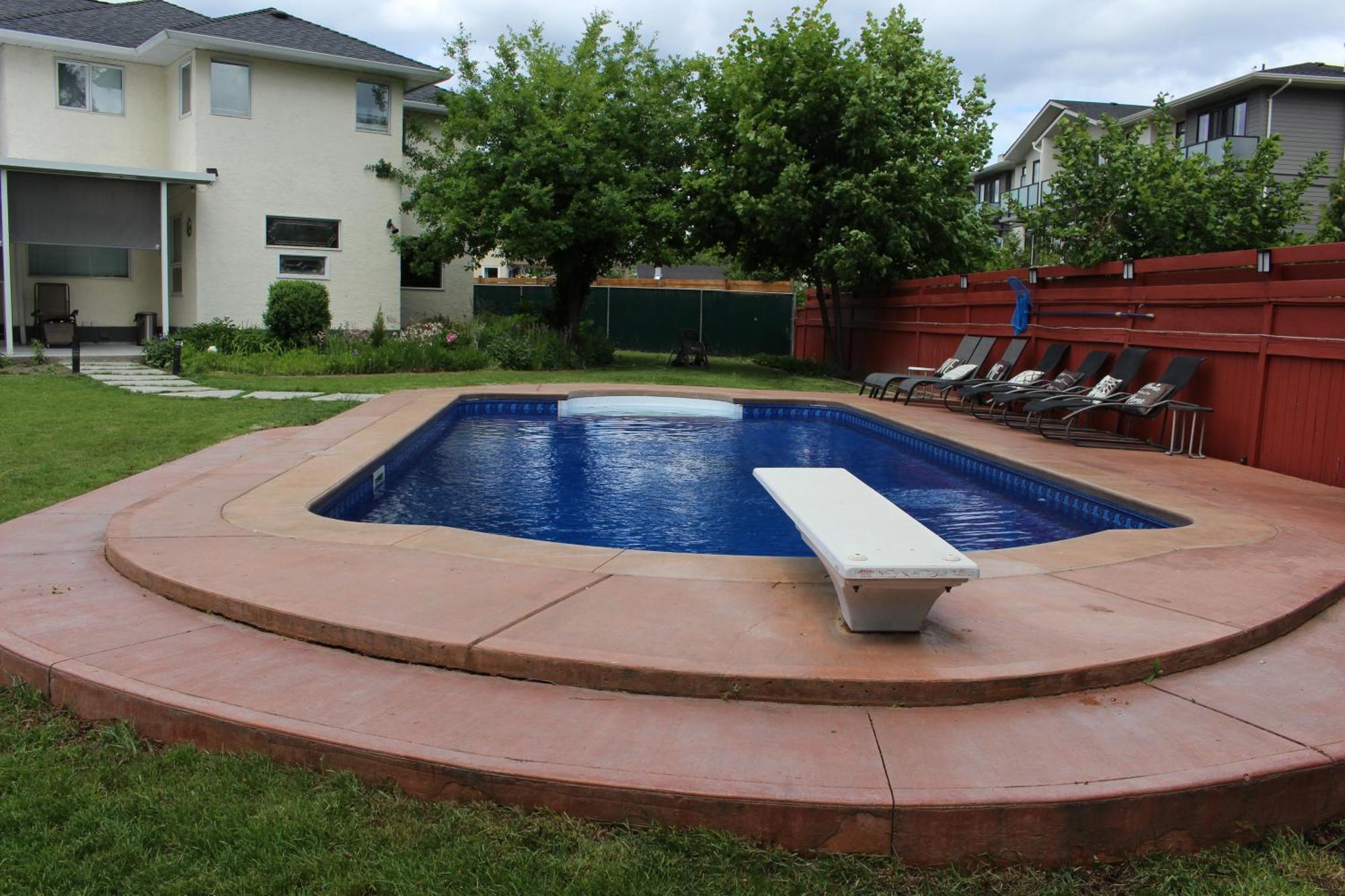 Park Side Basement 2 Bedroom *